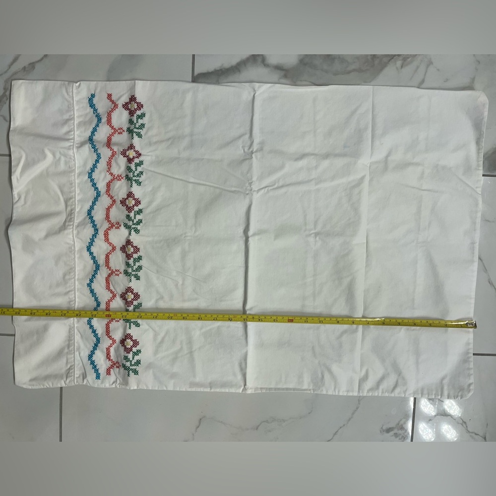 2 White Pillowcases with Blue-Teal/Red Accents & 2 Beige/Dark Cream Pillowcases